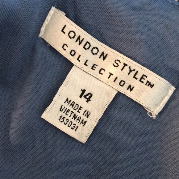 London Style Fit and Flare Dress - Picture 5 of 6